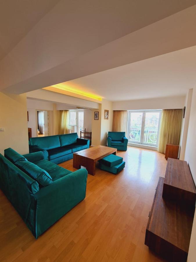 Old Town Apartment With Panoramic View 부쿠레슈티 외부 사진