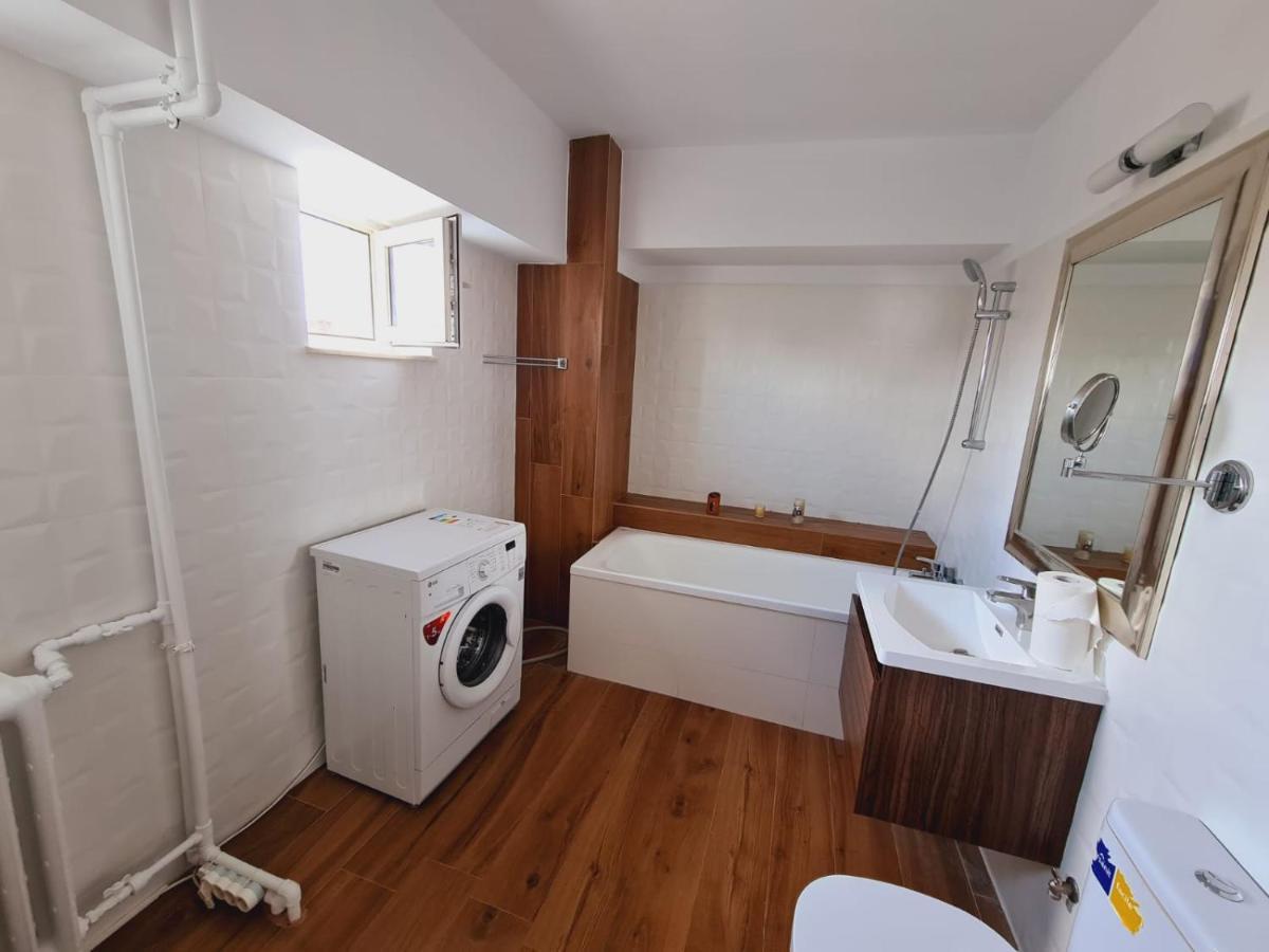 Old Town Apartment With Panoramic View 부쿠레슈티 외부 사진