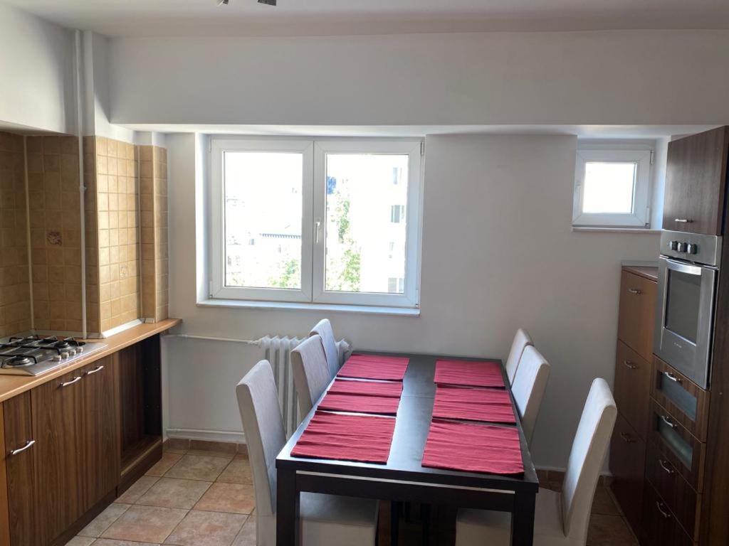 Old Town Apartment With Panoramic View 부쿠레슈티 외부 사진