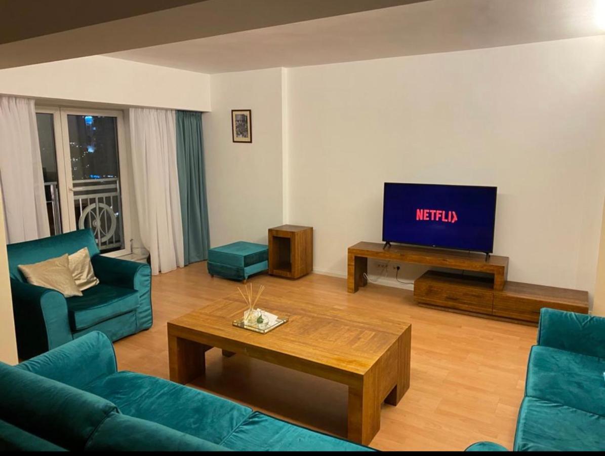 Old Town Apartment With Panoramic View 부쿠레슈티 외부 사진