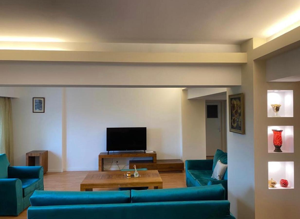 Old Town Apartment With Panoramic View 부쿠레슈티 외부 사진