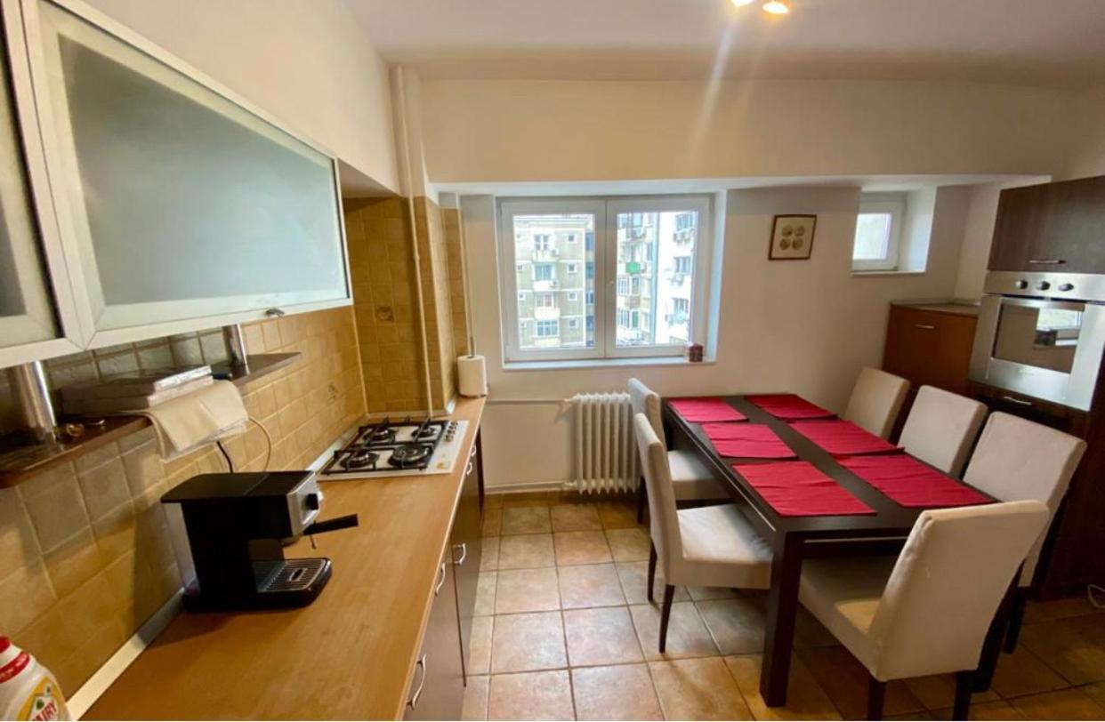 Old Town Apartment With Panoramic View 부쿠레슈티 외부 사진